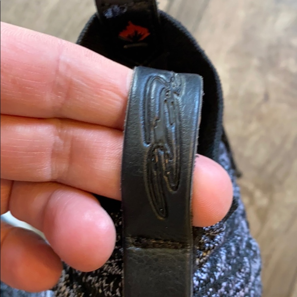 Nike Black and White Women's Sneakers - Picture 6 of 13